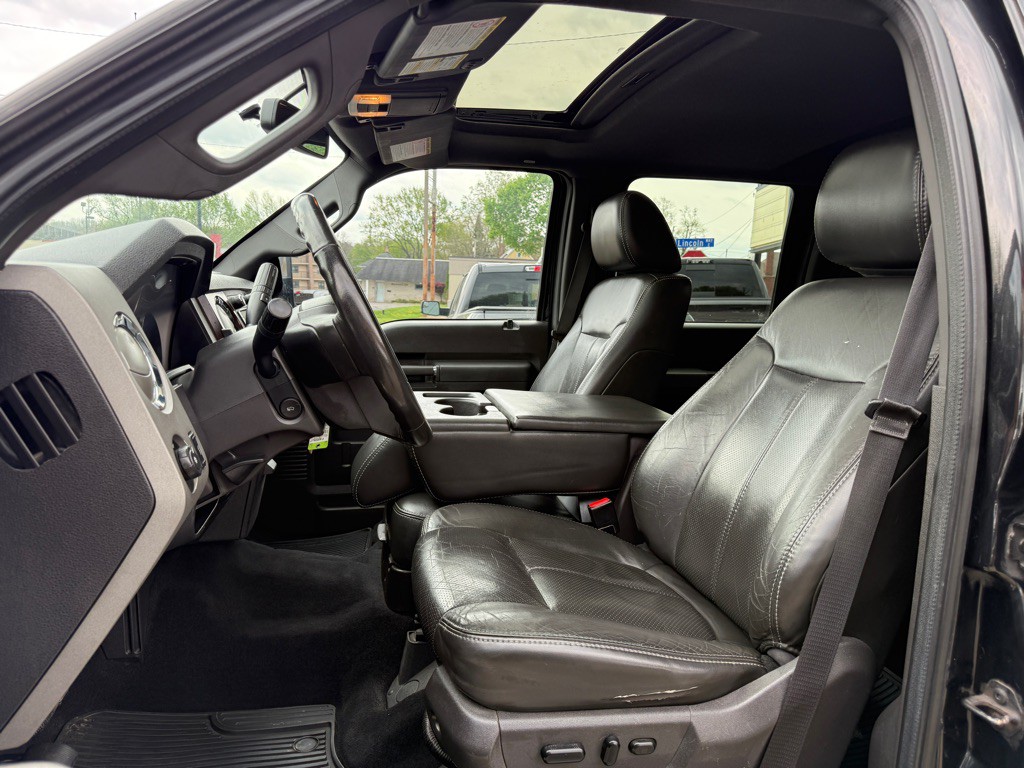 2011 Ford F-250 Image 12
