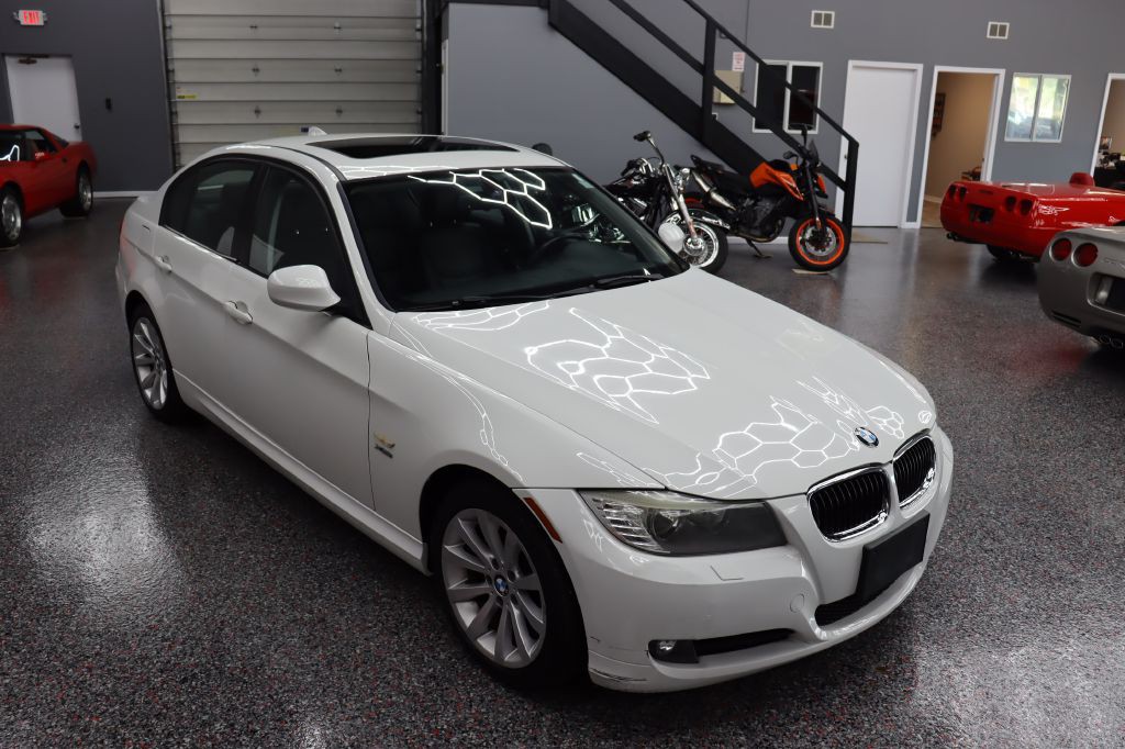 2011 BMW 3 Series Image 8