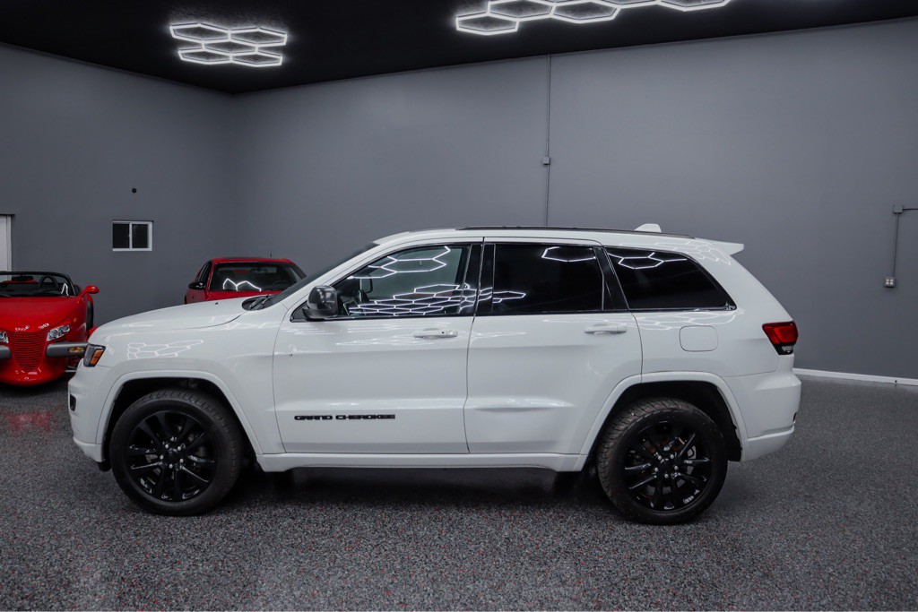 2018 Jeep Grand Cherokee Image 2