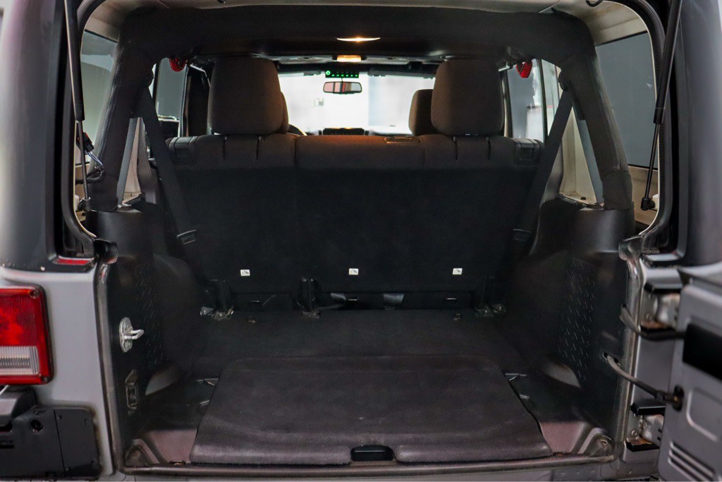 2014 Jeep Wrangler Unlimited Image 9