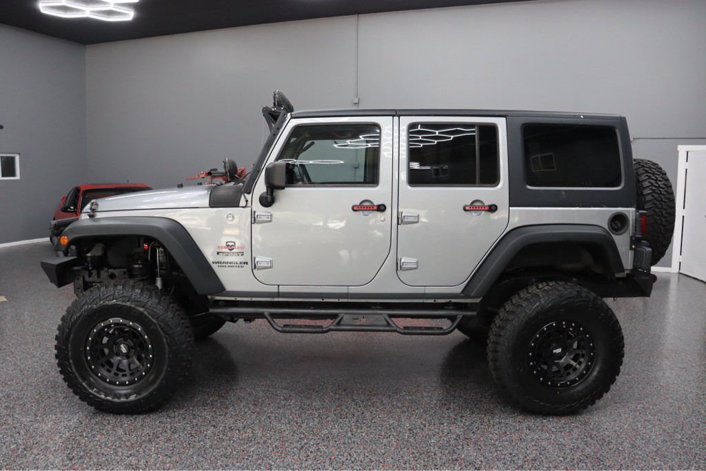 2014 Jeep Wrangler Unlimited Image 2