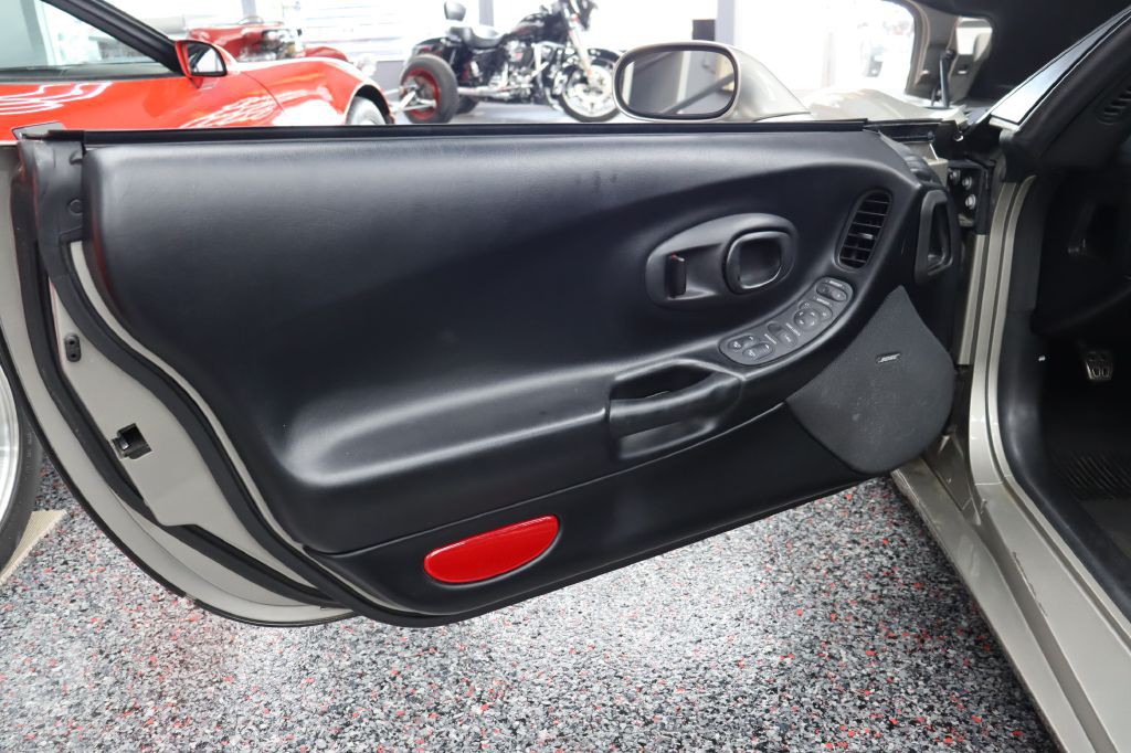1998 Chevrolet Corvette Image 9