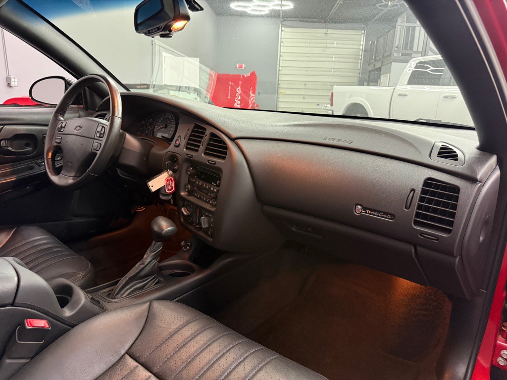 2002 Chevrolet Monte Carlo Image 8