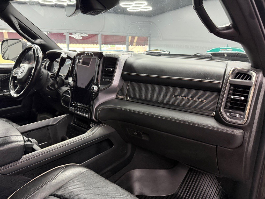 2020 RAM 3500 Image 31