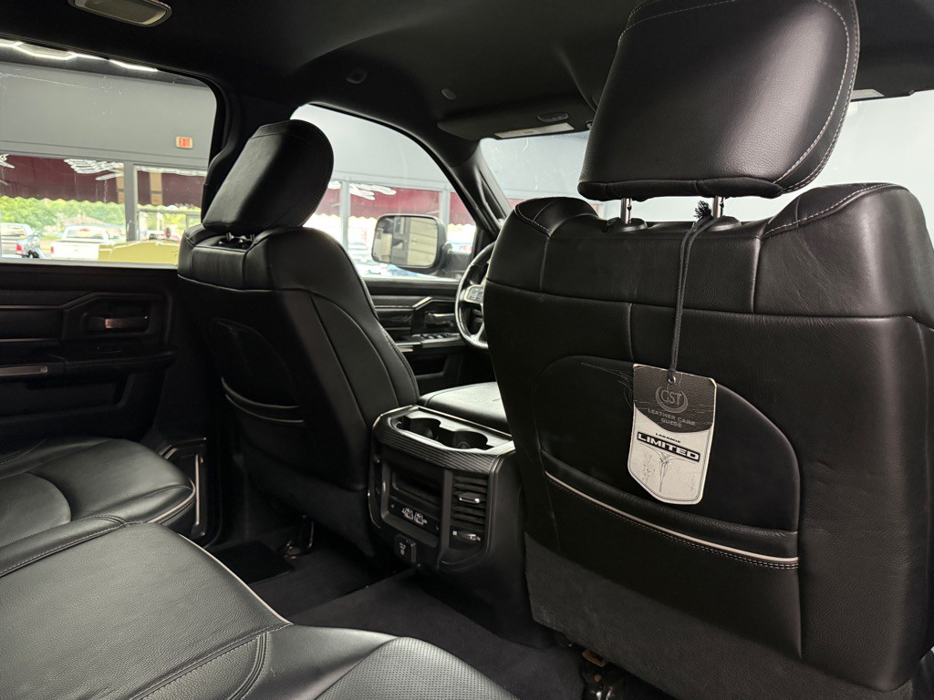 2020 RAM 3500 Image 33