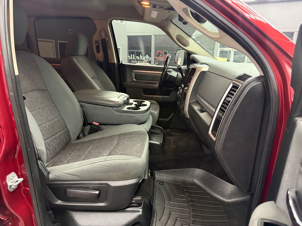 2015 RAM 3500 Image 12