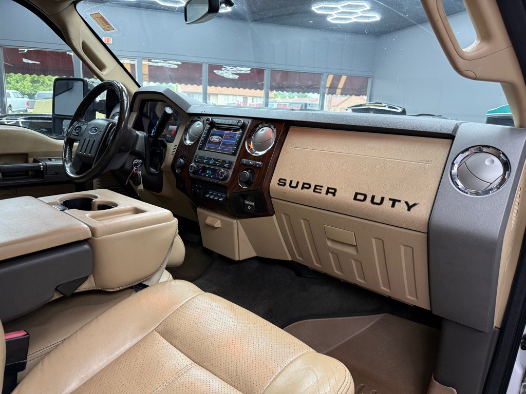 2011 Ford F-250 Image 17