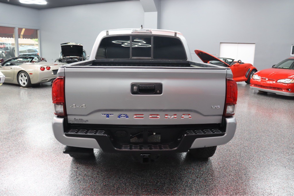2019 Toyota Tacoma Image 4