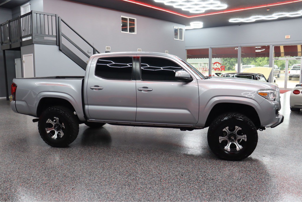 2019 Toyota Tacoma Image 6
