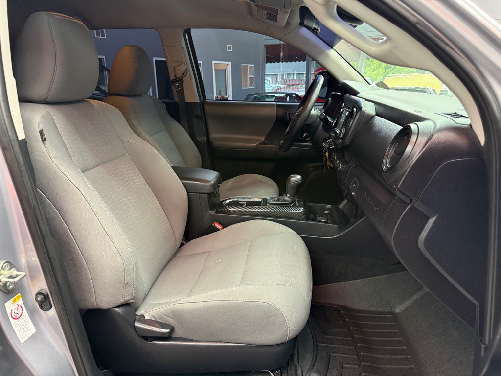 2019 Toyota Tacoma Image 13