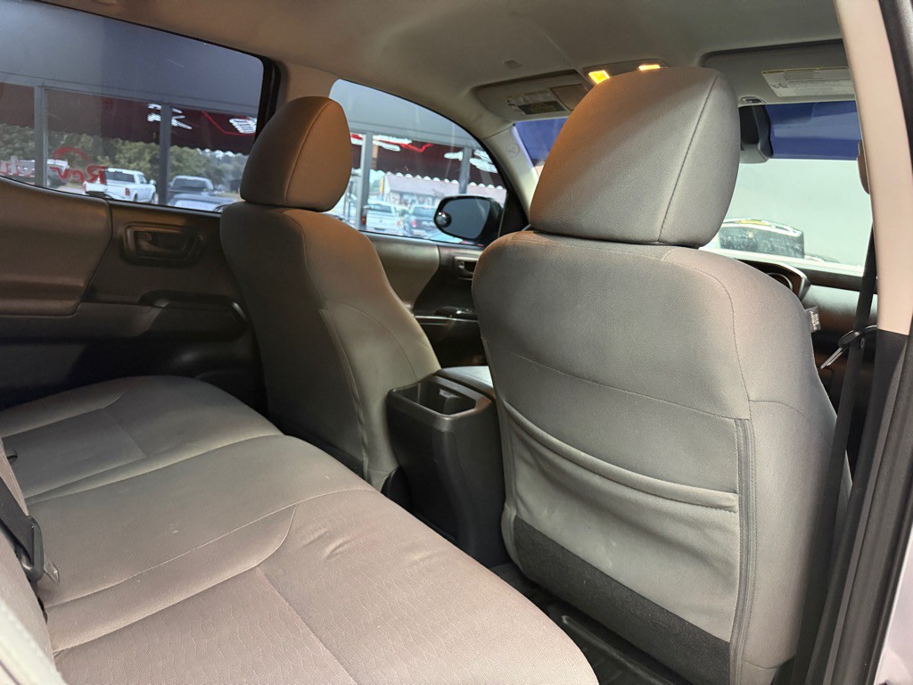 2019 Toyota Tacoma Image 16