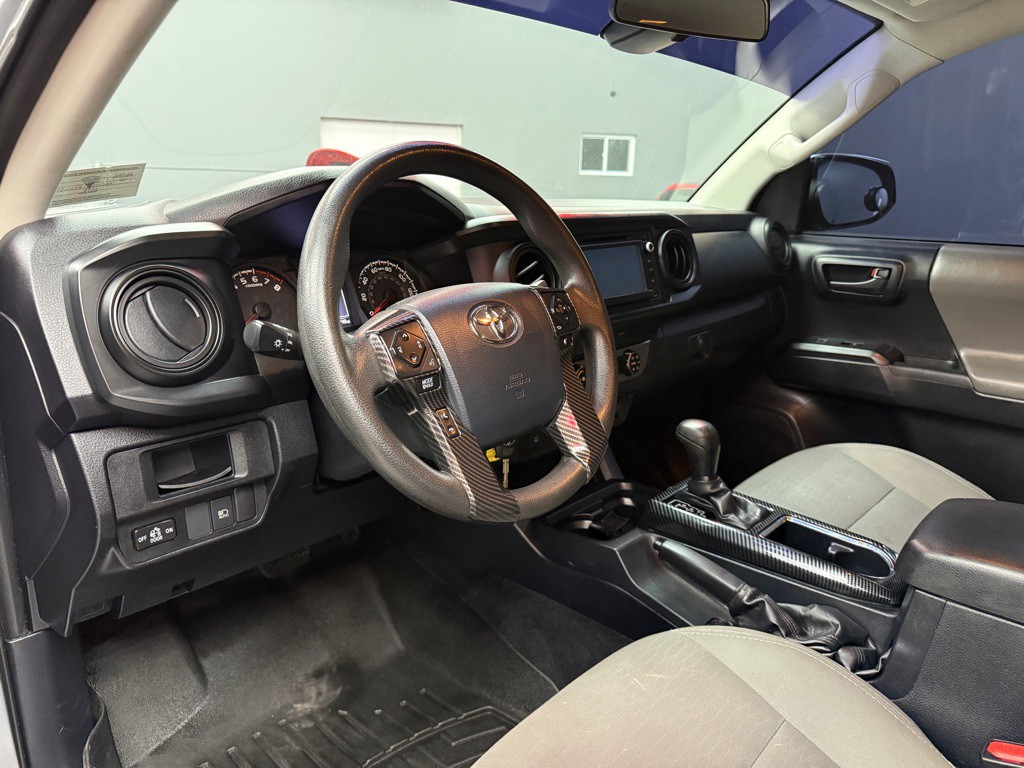 2019 Toyota Tacoma Image 17