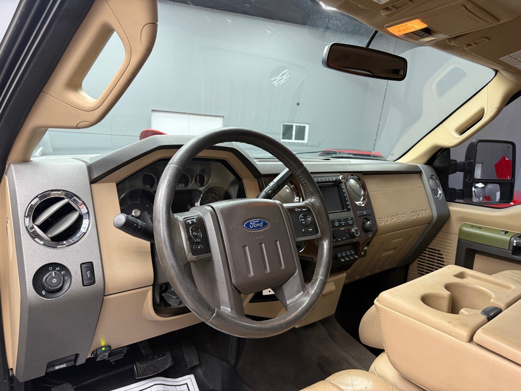 2011 Ford F-250 Image 16