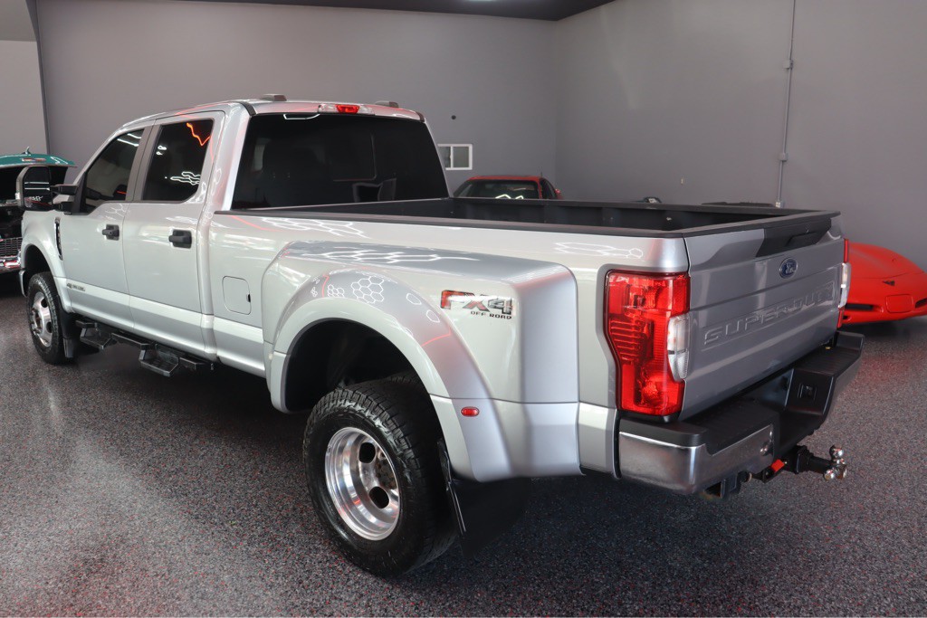 2022 Ford F-350 Image 3