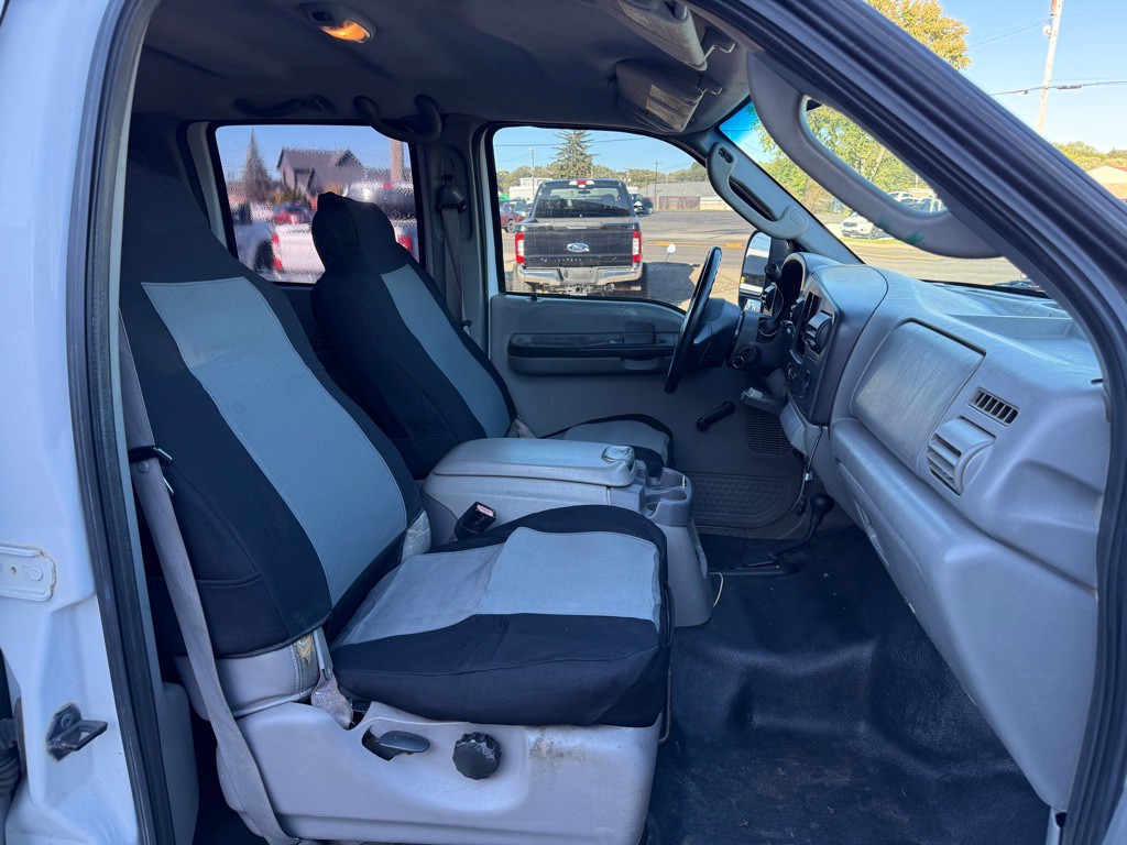 2006 Ford F-350 Image 8