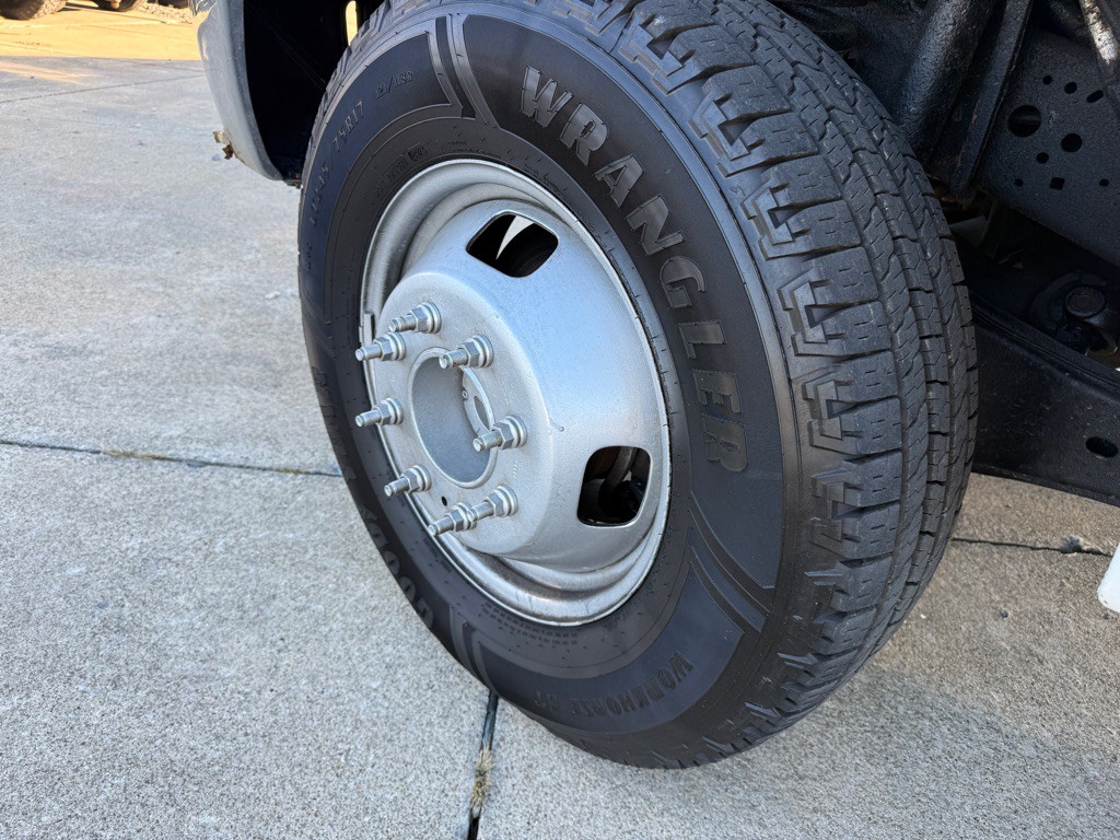 2006 Ford F-350 Image 10