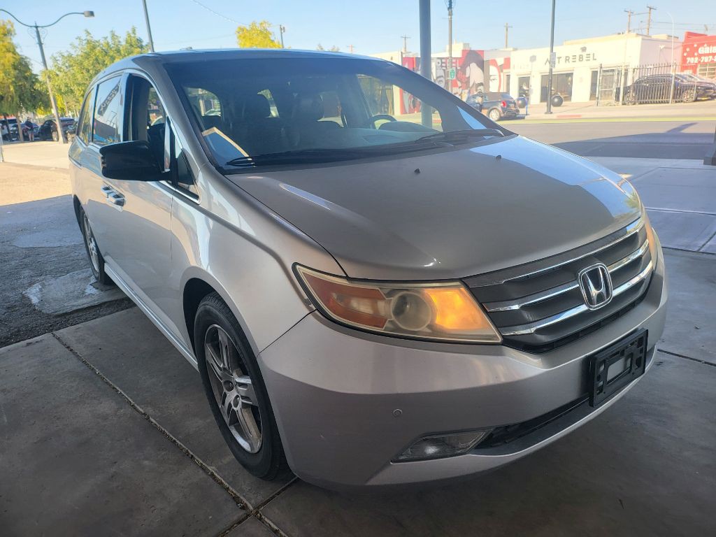 2012 Honda Odyssey Image 2
