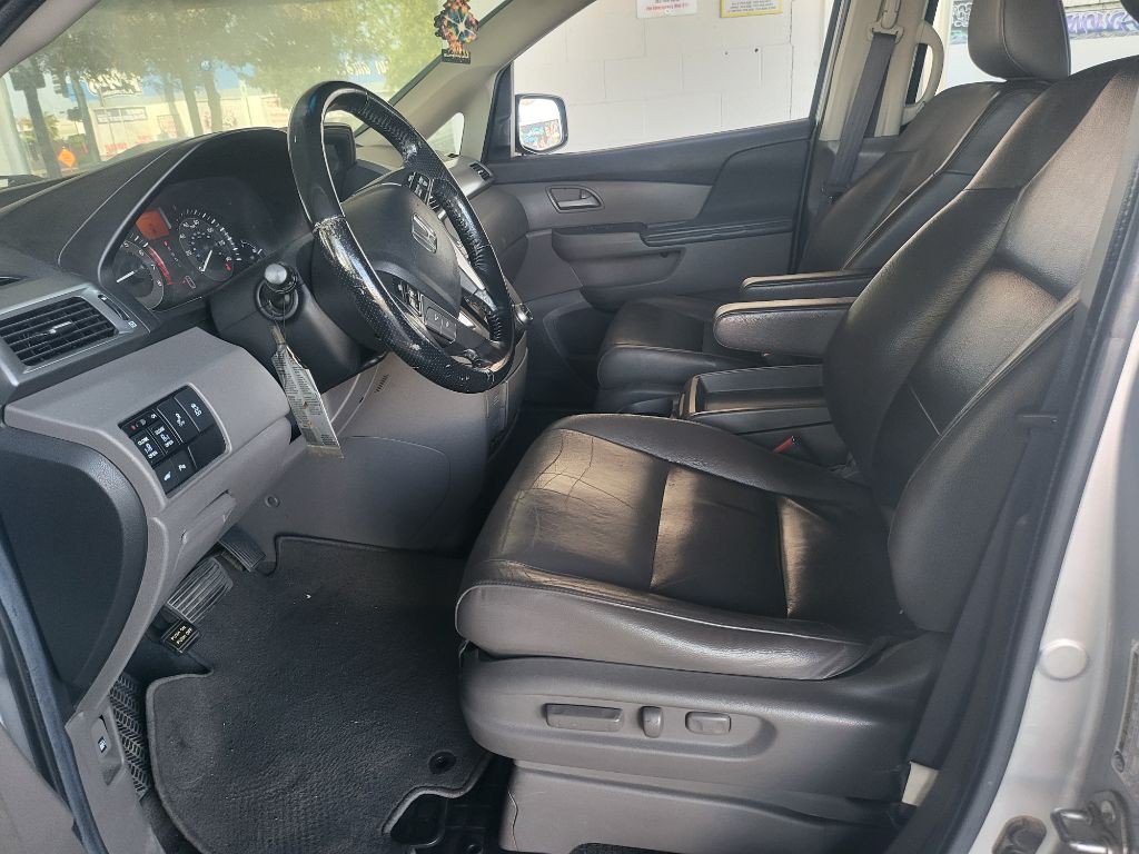 2012 Honda Odyssey Image 9