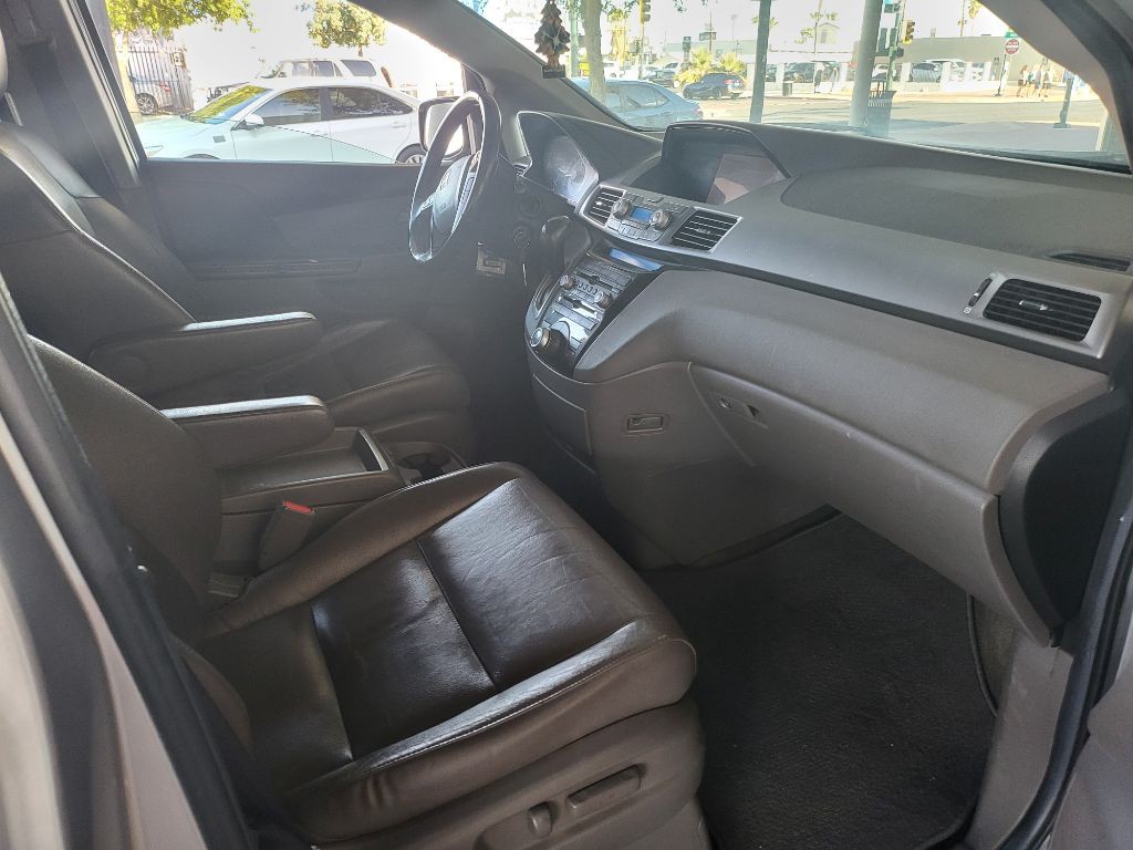 2012 Honda Odyssey Image 13