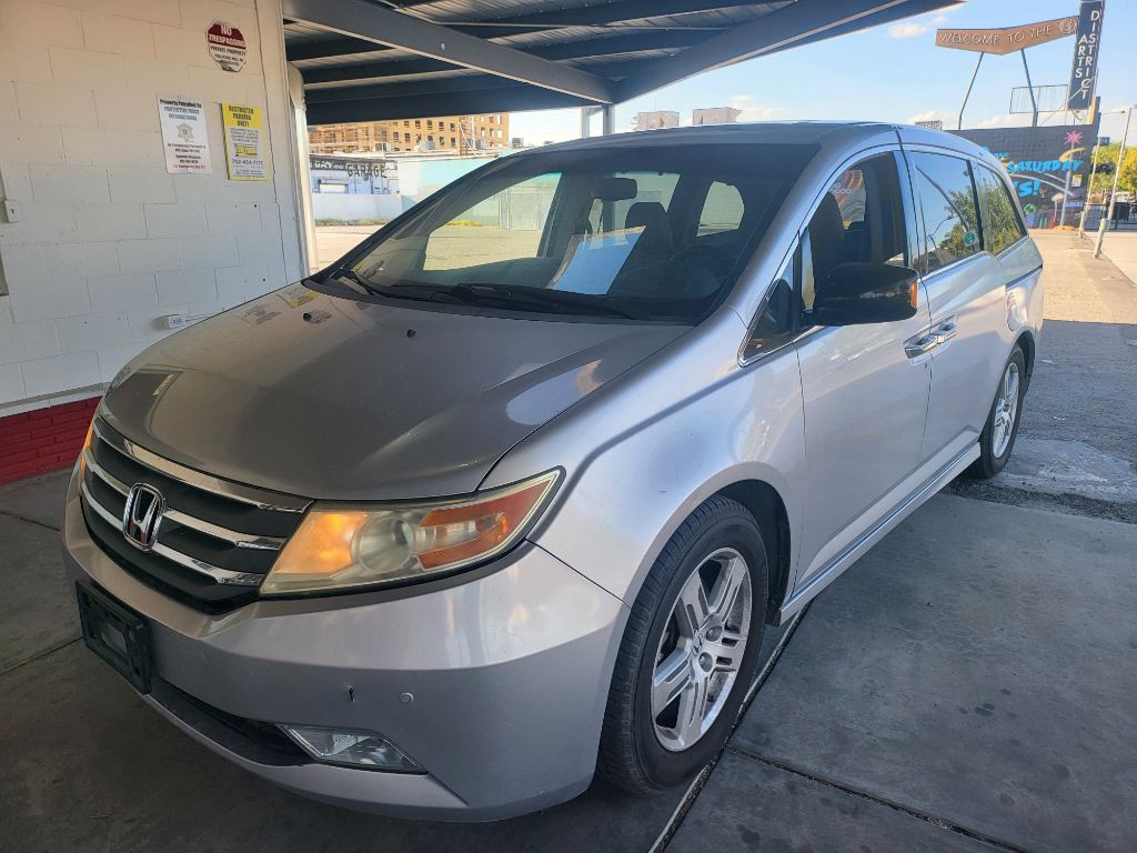 2012 Honda Odyssey Image 2