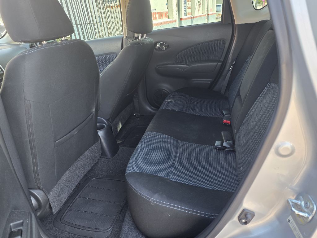 2015 Nissan Versa Image 11