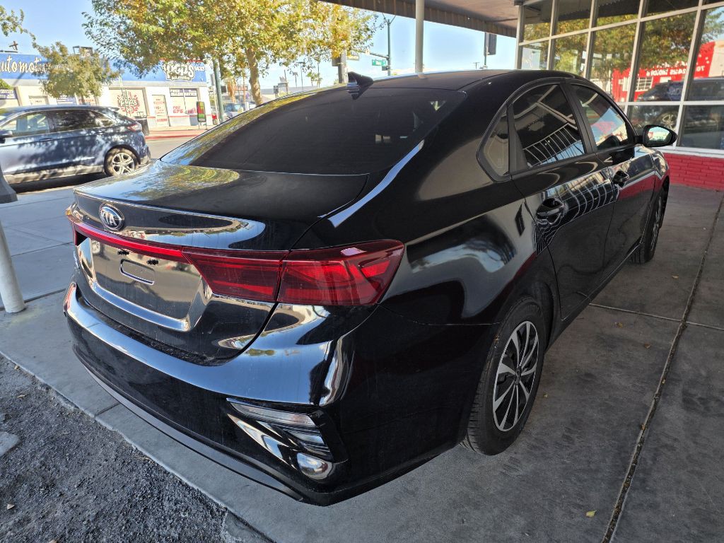 2021 Kia Forte Image 3