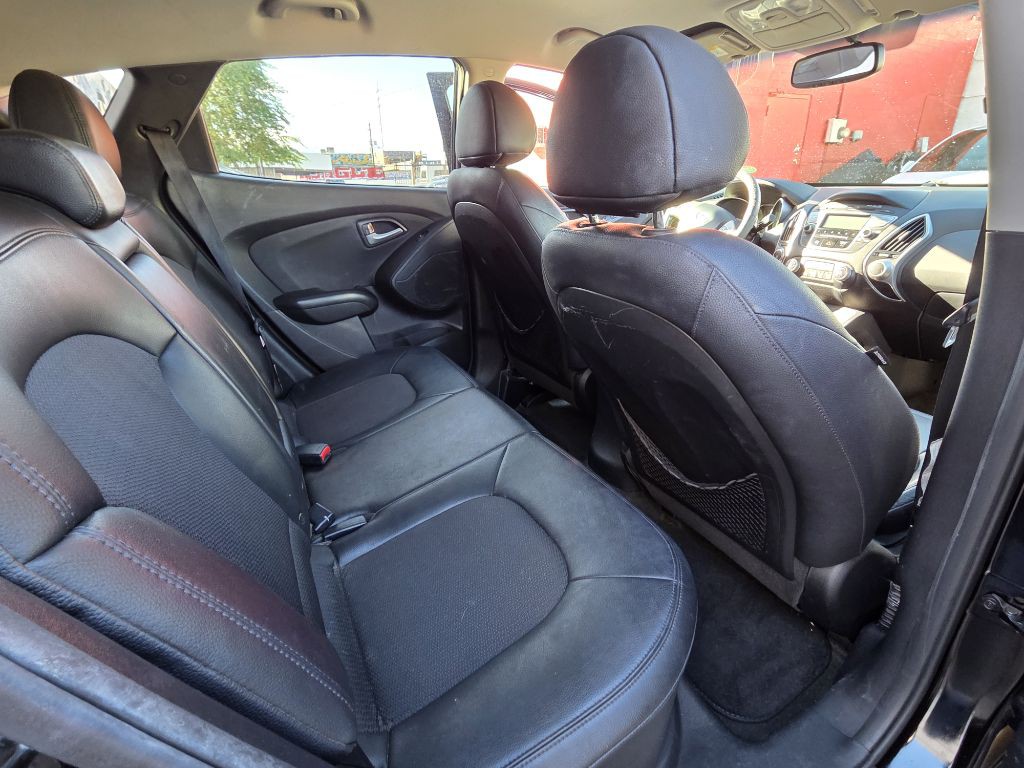 2012 Hyundai Tucson Image 8