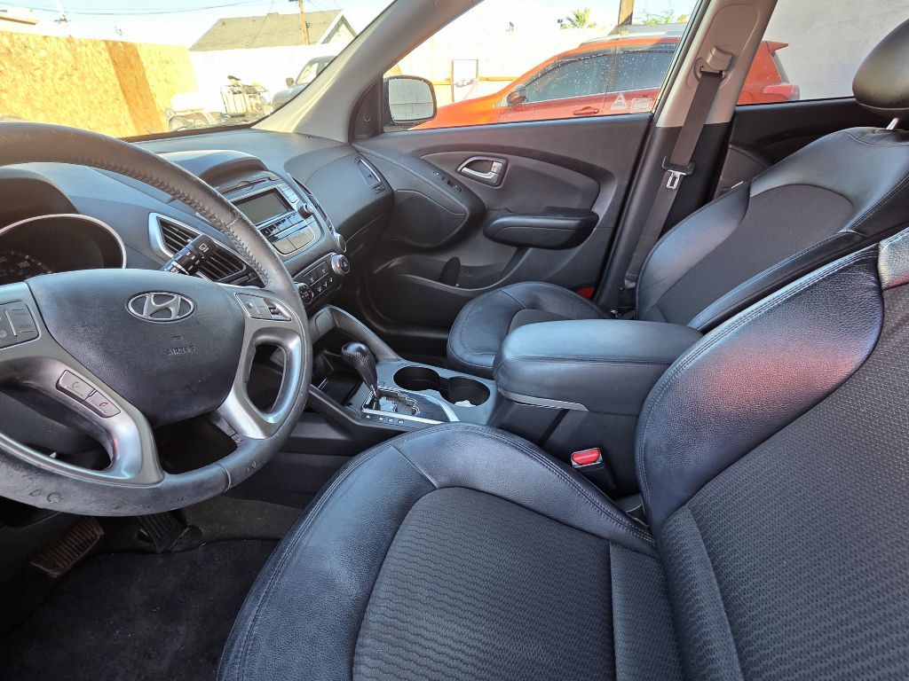 2012 Hyundai Tucson Image 11