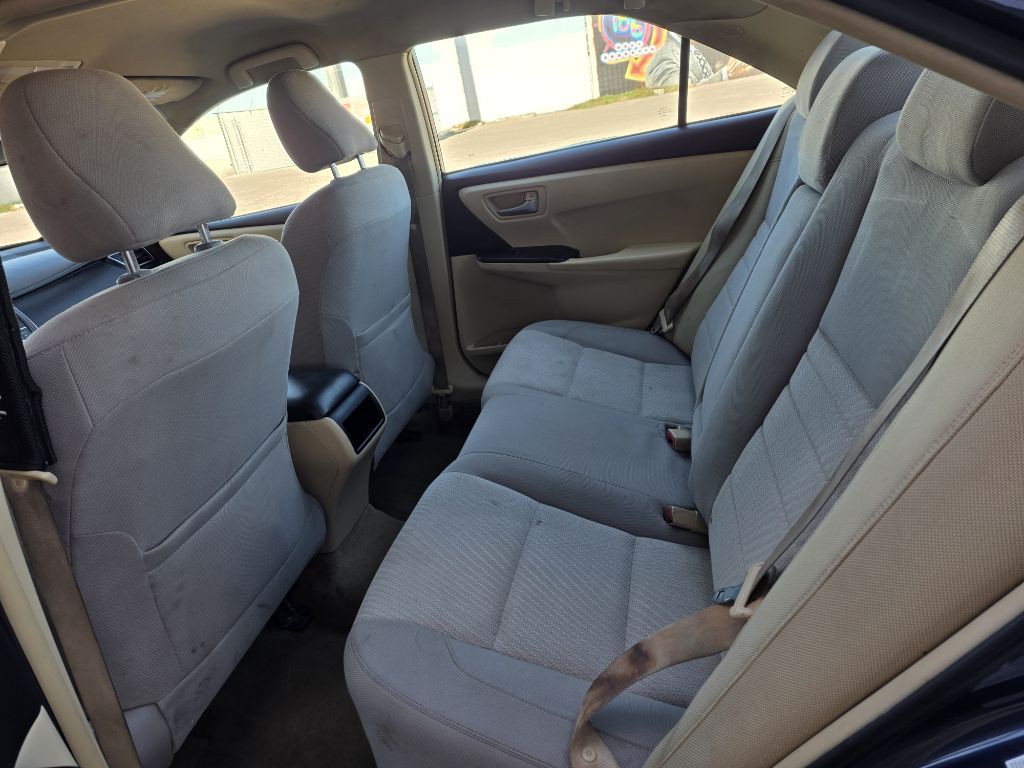 2016 Toyota Camry Image 10