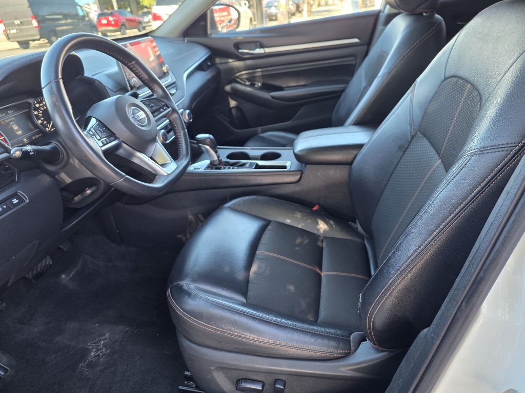 2020 Nissan Altima Image 15
