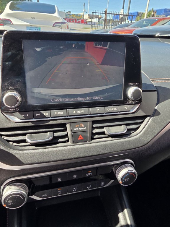 2020 Nissan Altima Image 21