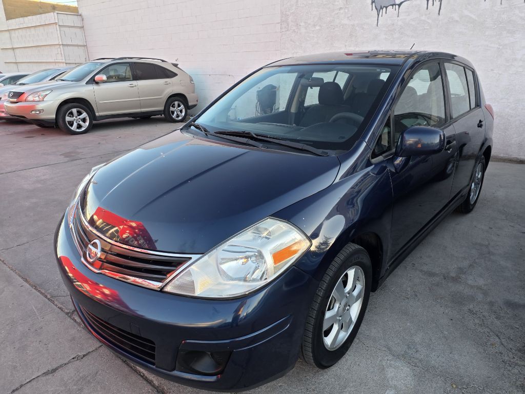 2012 Nissan Versa Image 2