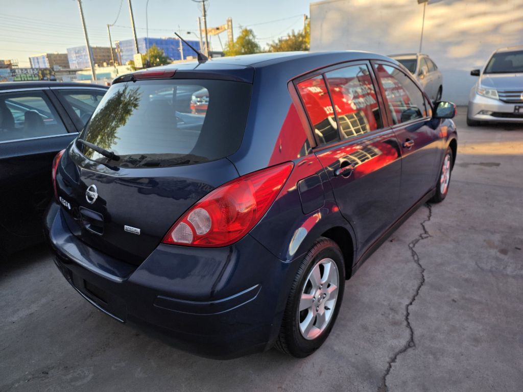 2012 Nissan Versa Image 3