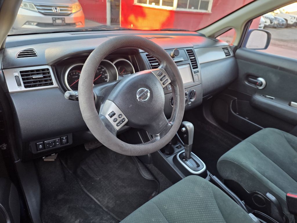 2012 Nissan Versa Image 12