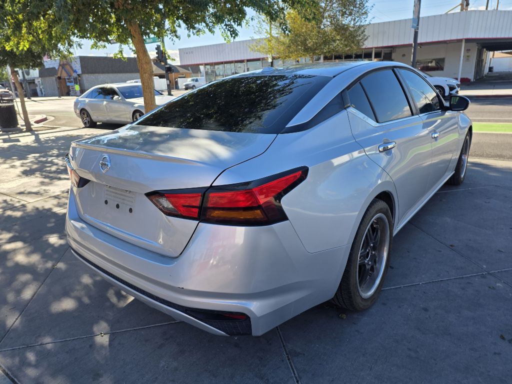 2019 Nissan Altima Image 3