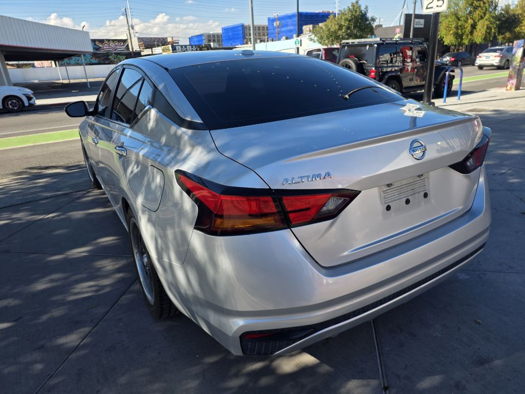 2019 Nissan Altima Image 4