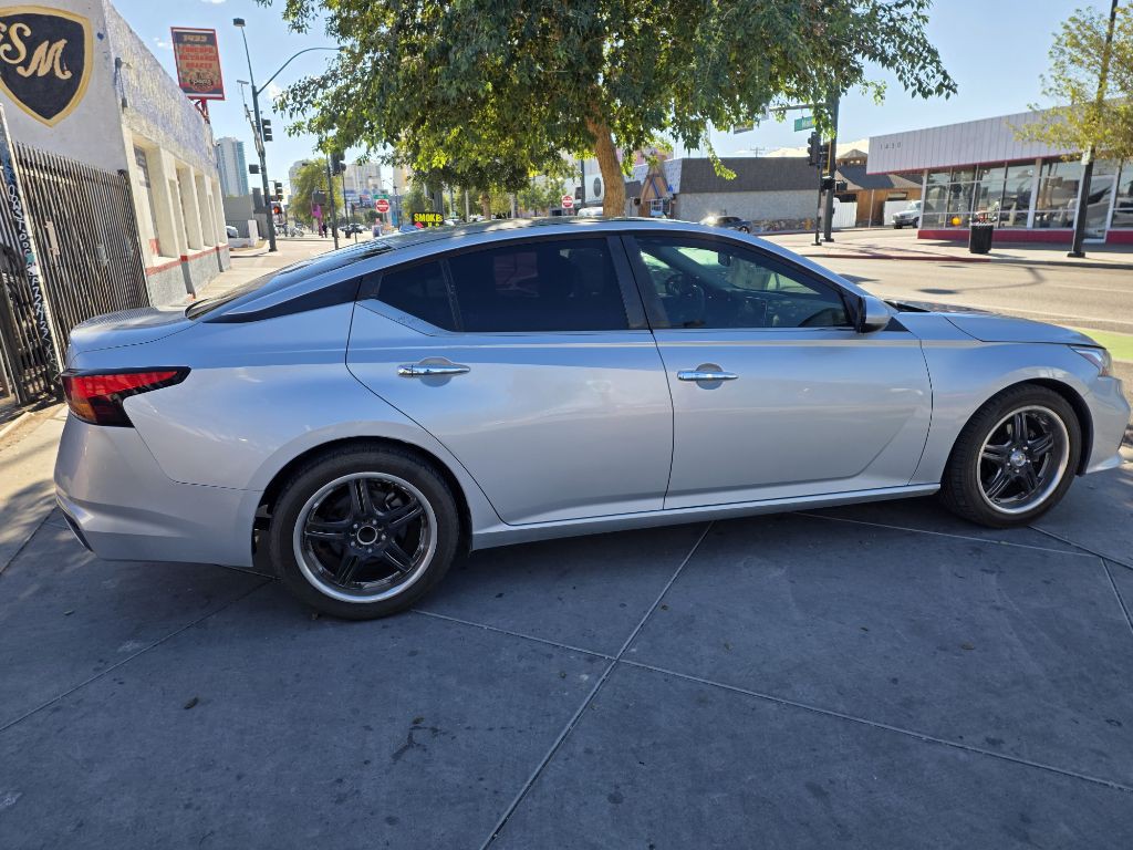2019 Nissan Altima Image 7