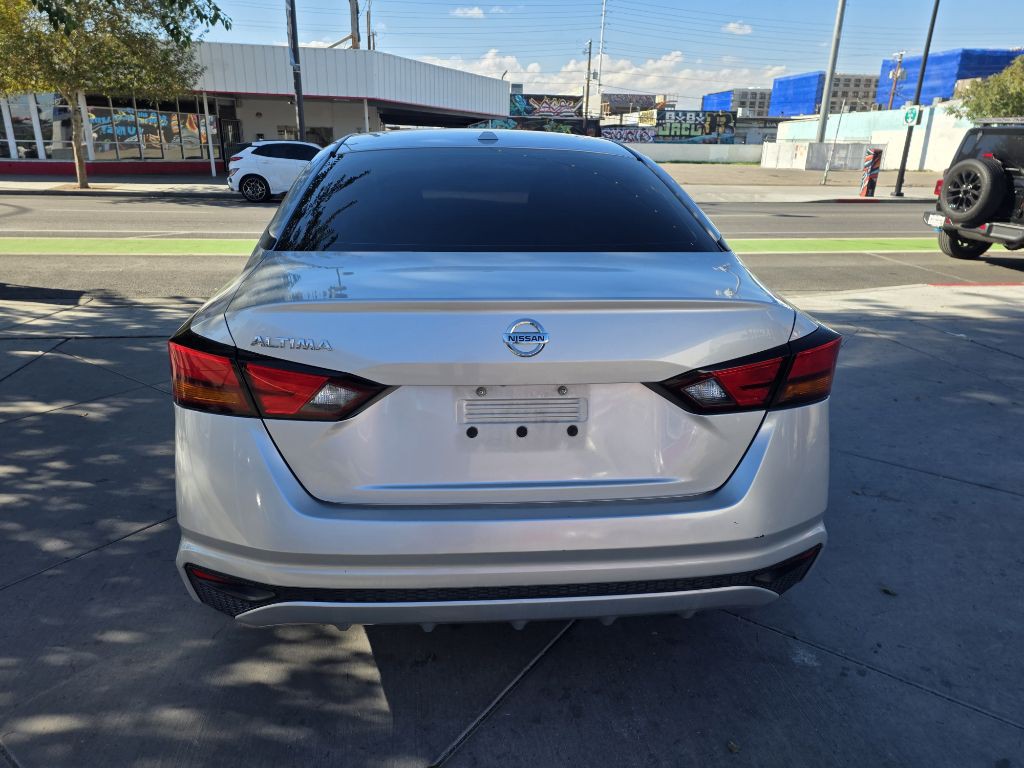 2019 Nissan Altima Image 8