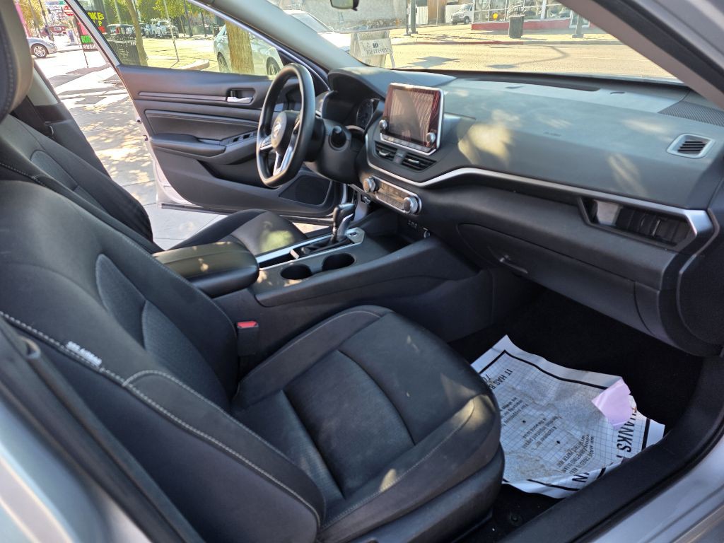 2019 Nissan Altima Image 17