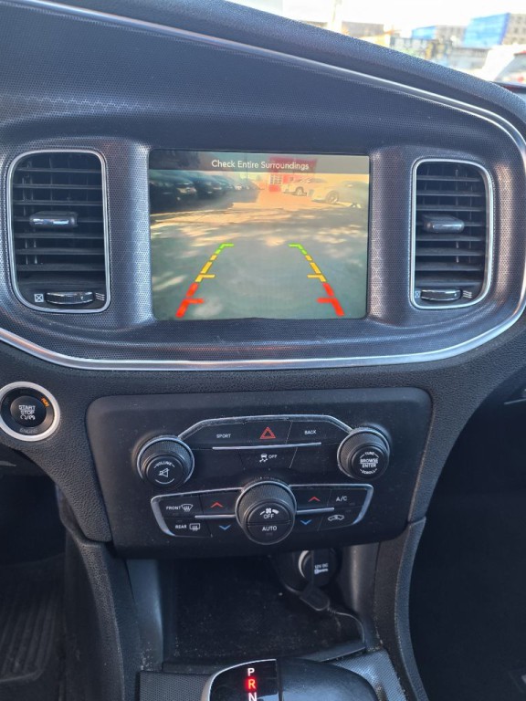 2016 Dodge Charger Image 19