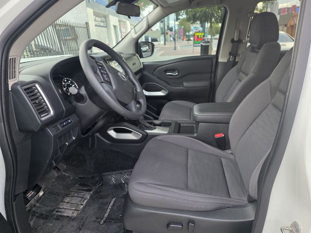 2023 Nissan Frontier Image 8