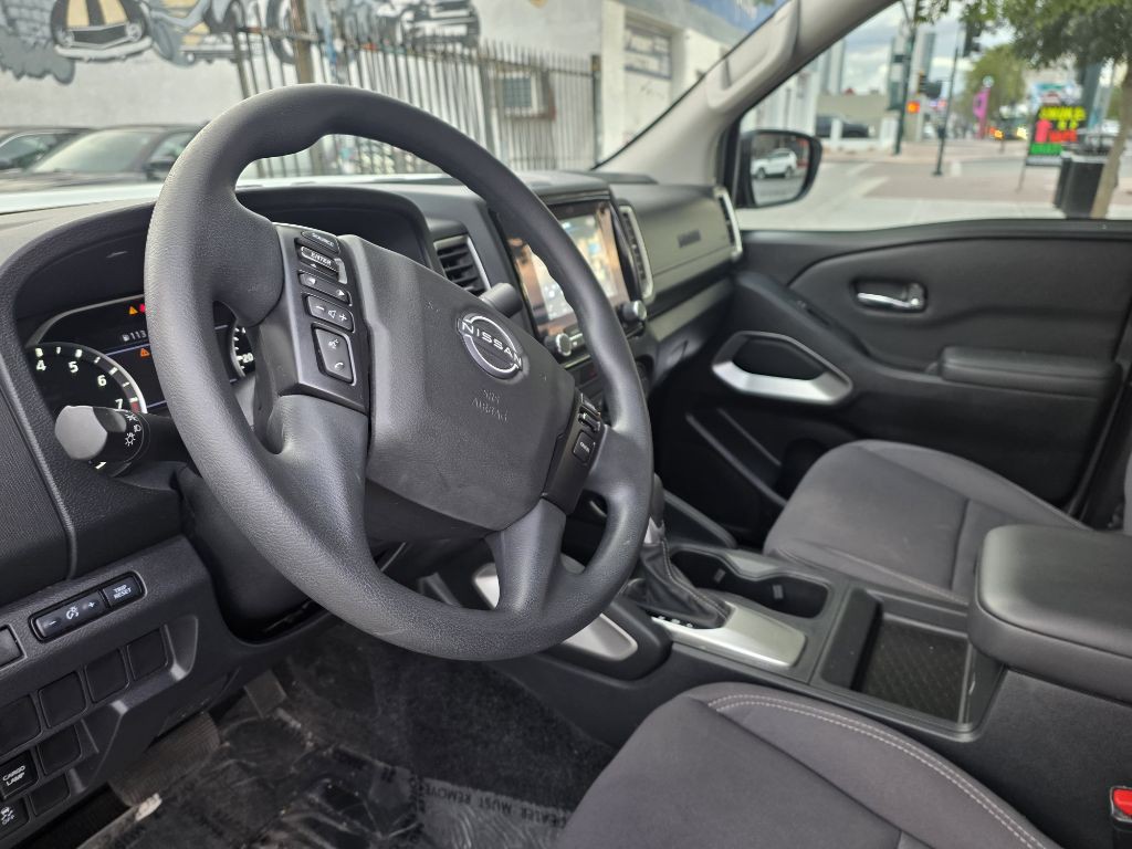 2023 Nissan Frontier Image 9