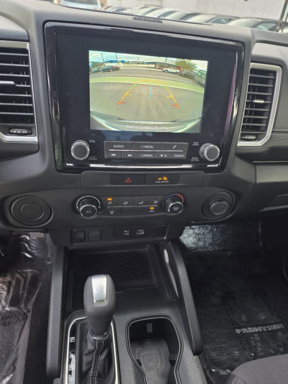 2023 Nissan Frontier Image 14