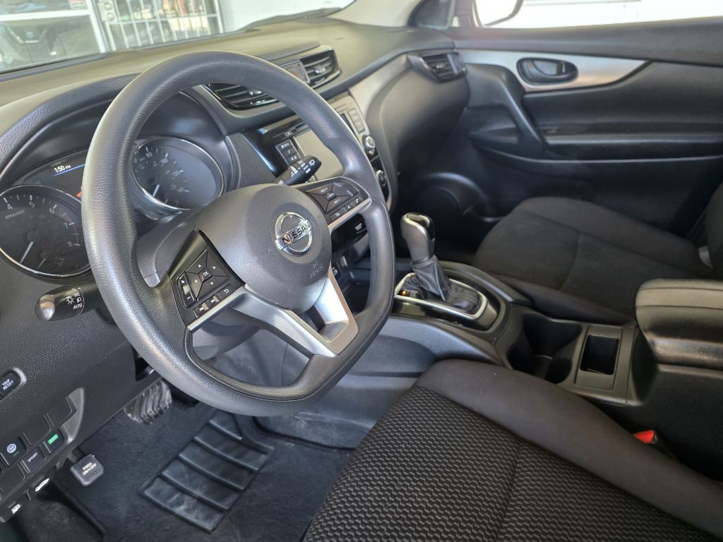 2020 Nissan Rogue Image 9