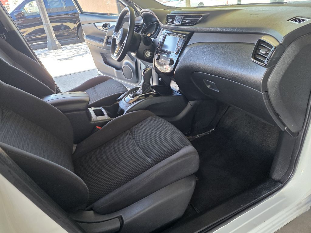 2020 Nissan Rogue Image 13