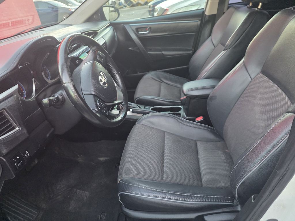 2015 Toyota Corolla Image 12