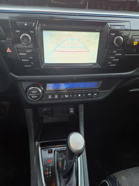2015 Toyota Corolla Image 14