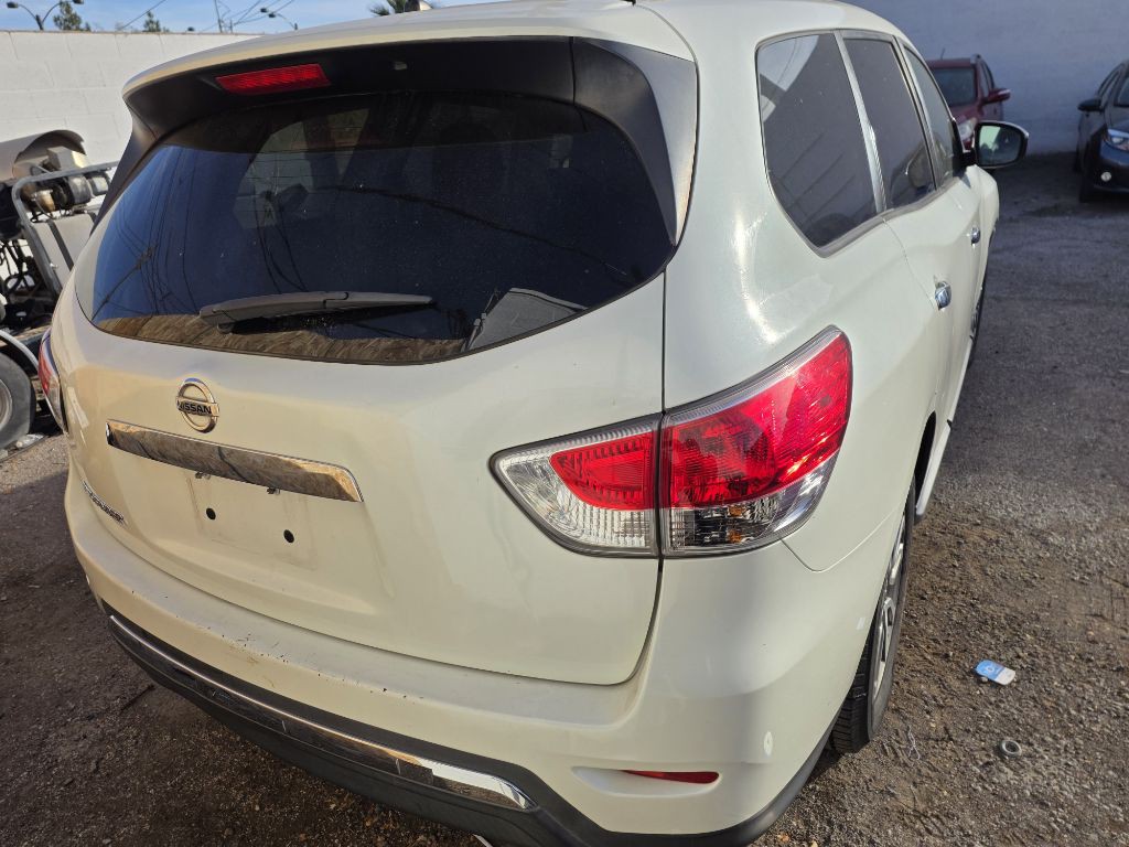 2015 Nissan Pathfinder Image 12