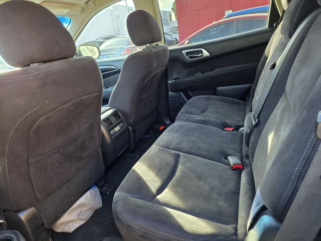 2015 Nissan Pathfinder Image 13