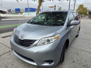 Image for 2012 Toyota Sienna LE MOBILITY 7-PASSENGER ID: 7104735
